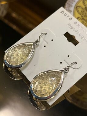 Teardrop Earrings light yellow and silver